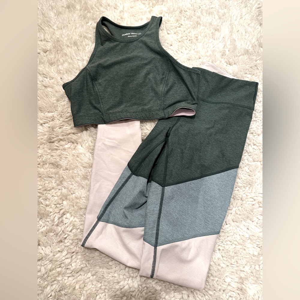 Outdoor Voices Kit leggings and top - Green